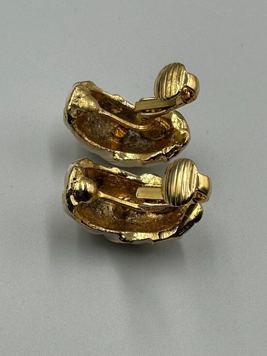 Vintage Kenneth Jay Lane Jewelry Set Gold Tone Cream Ring Clip-On Earrings - Picture 11 of 16